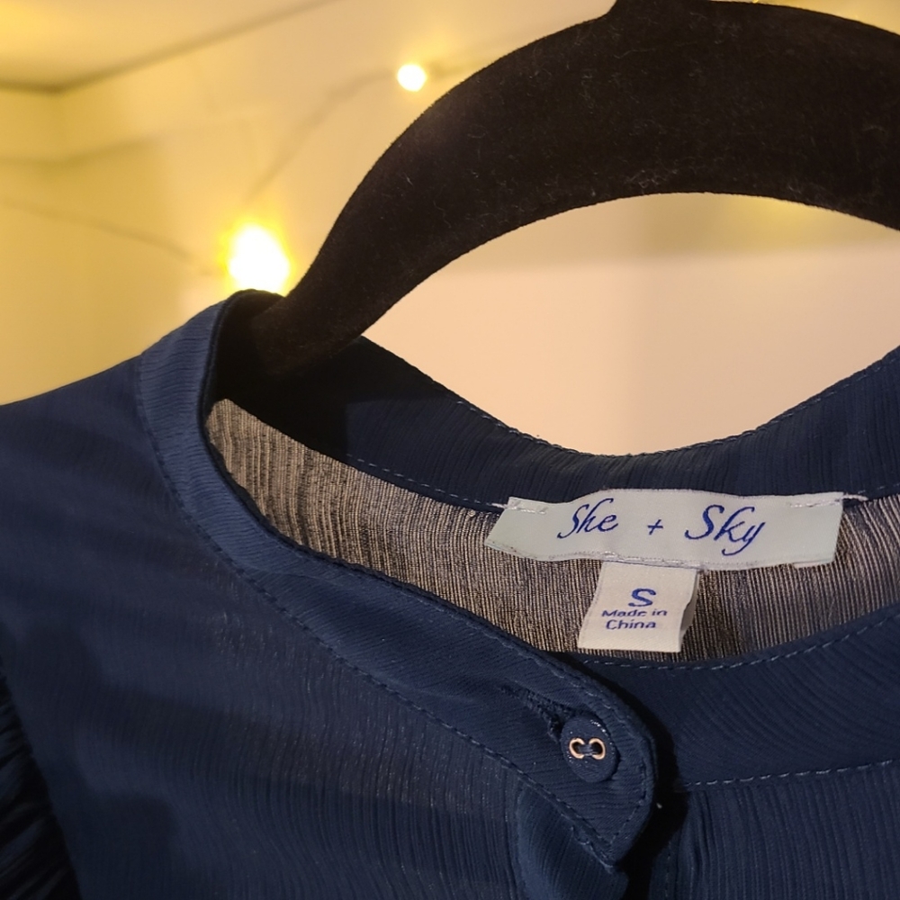 She & Sky Ruffled Shirt - Picture 7 of 8